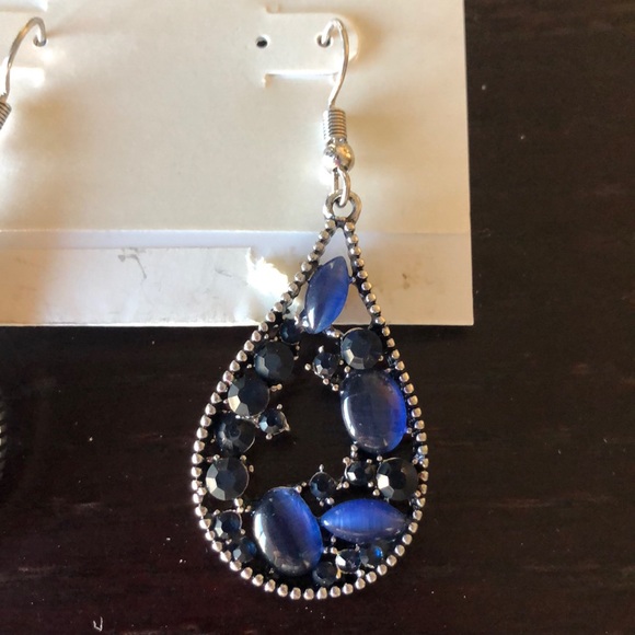 Earring - Picture 2 of 2